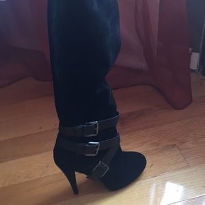 Platform tall Suede boots with beautiful buckle